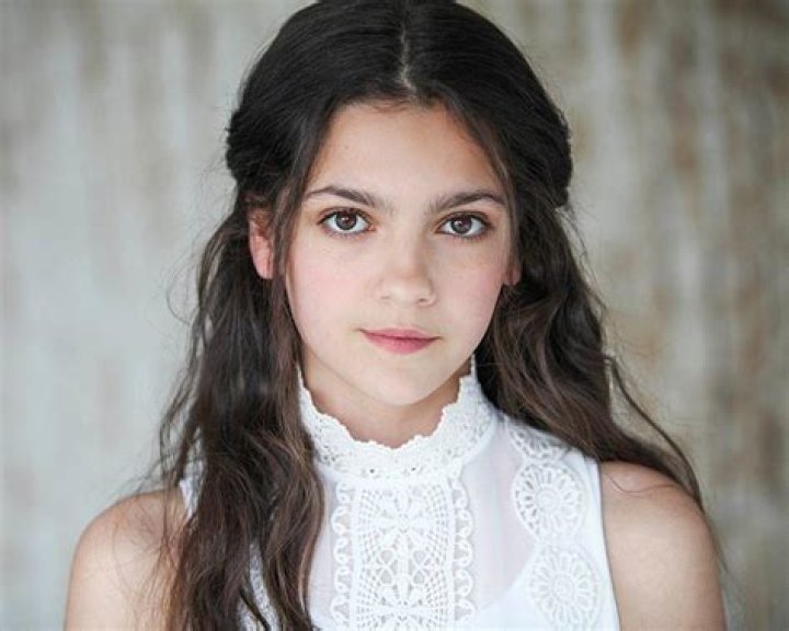Emily Carey (Actress) Wiki, Bio, Age, Height, Weight, Boyfriend, Net