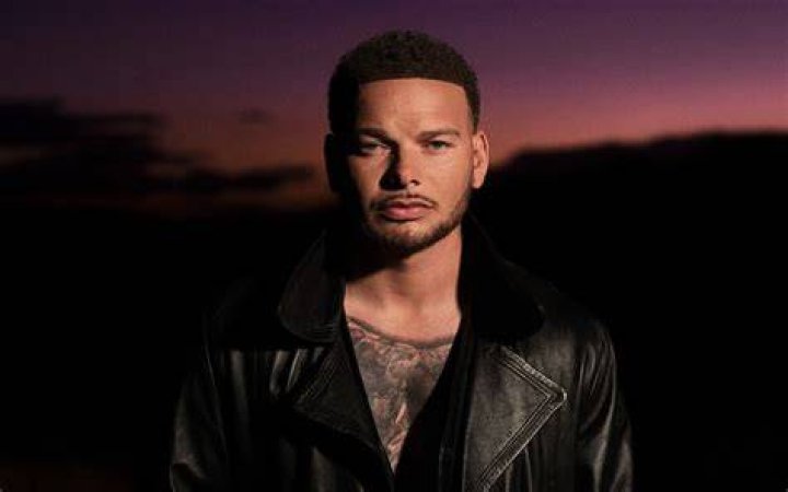 Kane Brown Asks for Prayers for His Sister After Stabbing KYKZFM