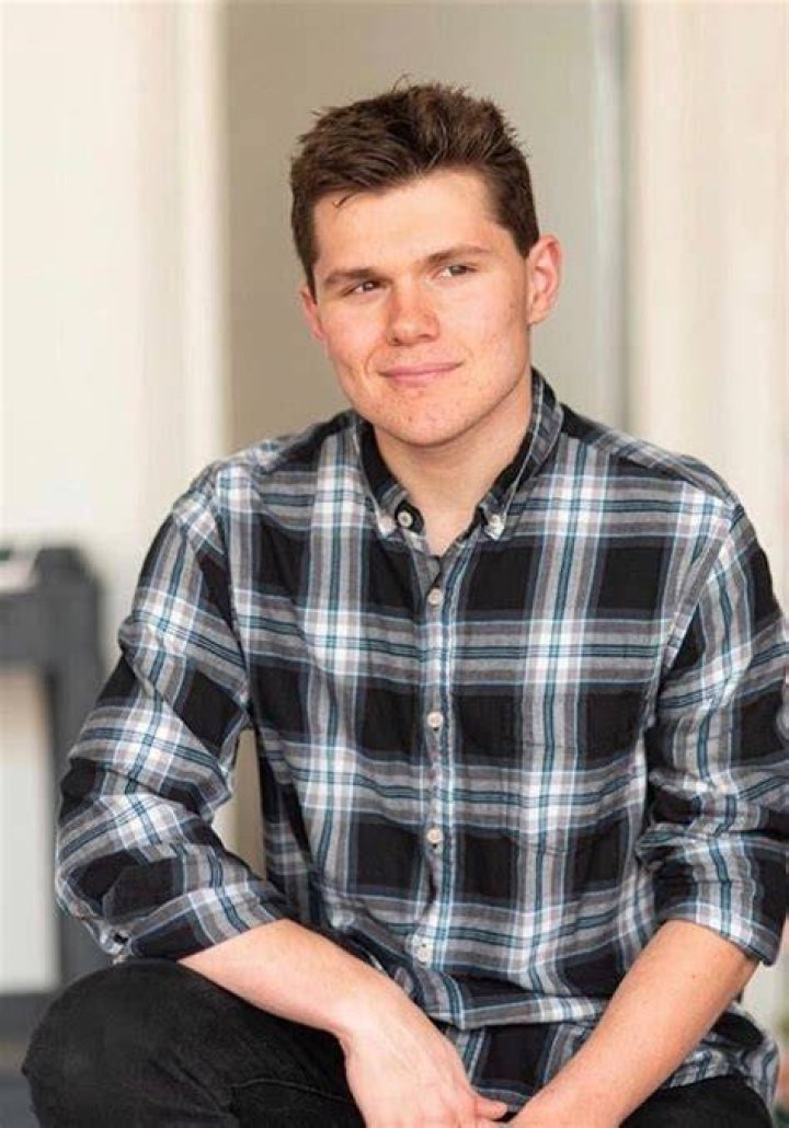 Robert Capron Bio, Age, Career, Parents, Net Worth
