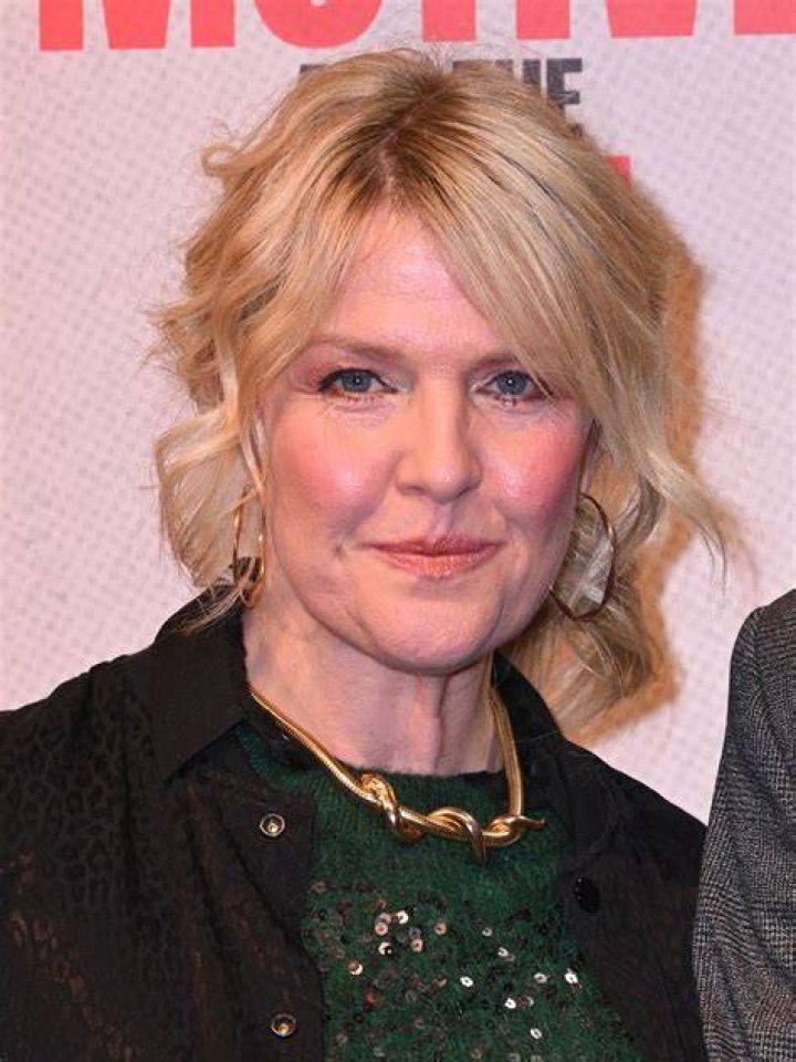 Unveiling The Truths: Ashley Jensen's Height Explored
