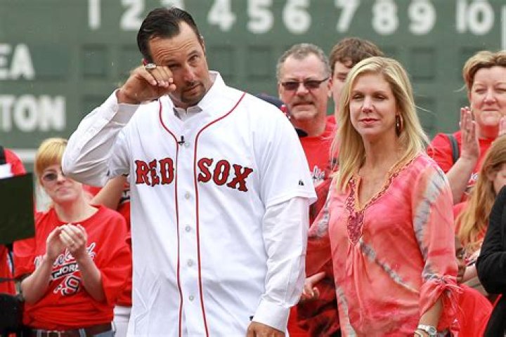 Wife of Red Sox's Varitek says Yankees fan spit on her daughter